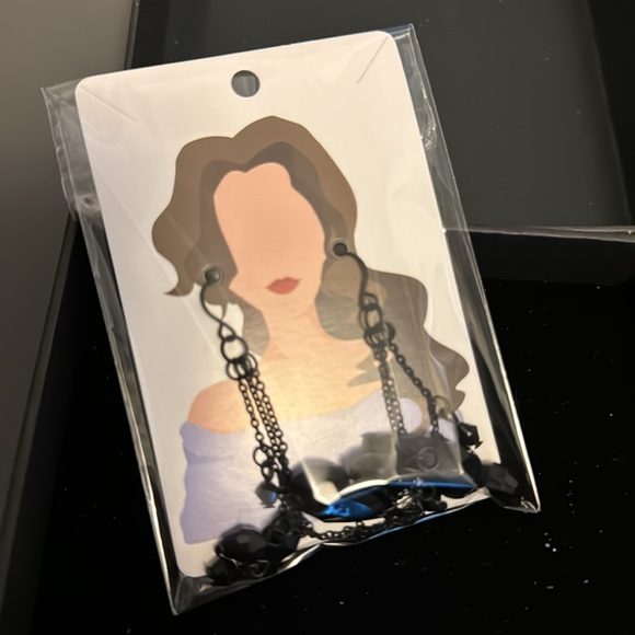 Great Deal Gorgeous Earrings - Picture 4 of 4